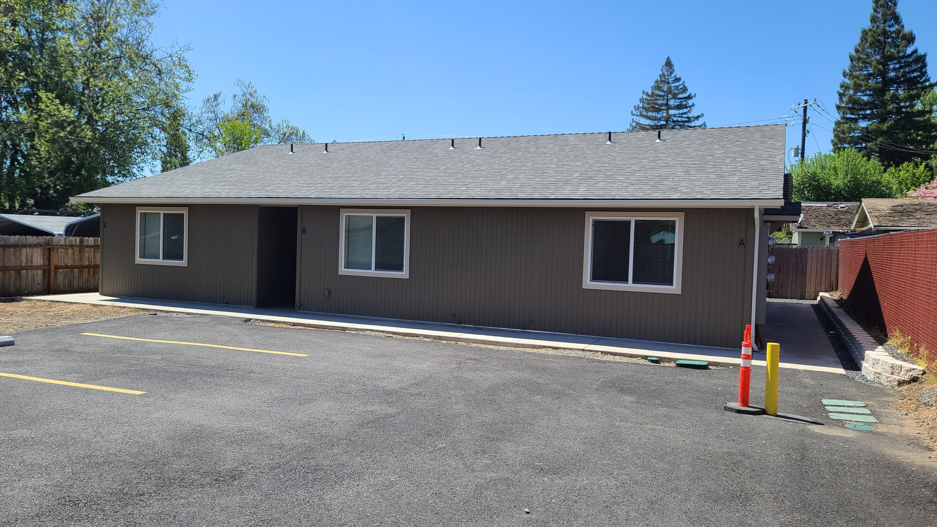 1216 Oak View Drive - B