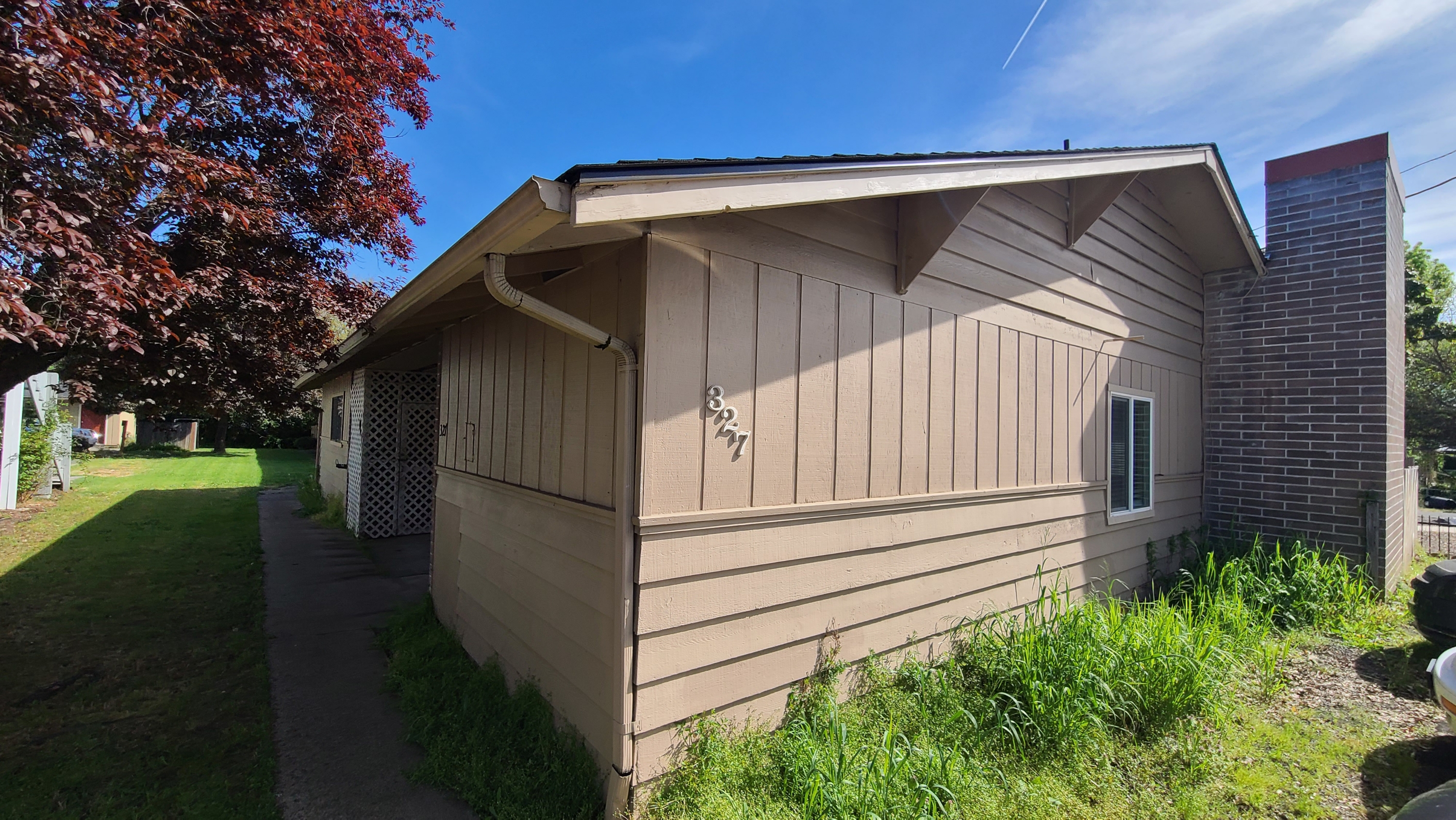327 S Shasta Avenue